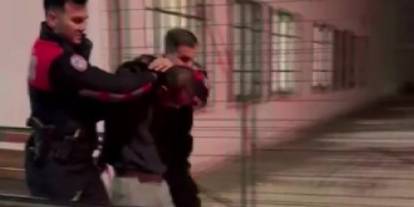 Tartıştığı arkadaşını tabancayla vurdu