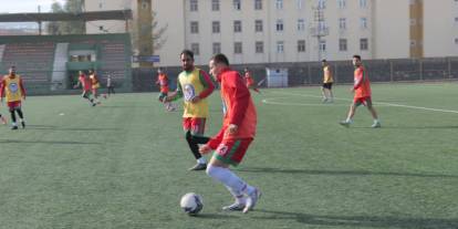 Belediye Eşbaşkanlarından Cizre Belediye Spora Moral ve Destek Ziyareti