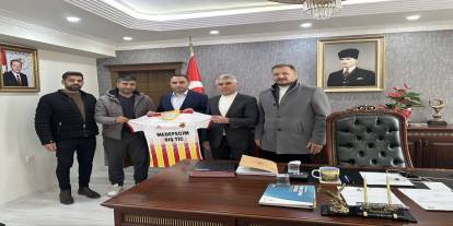 1960 Silopi Spor’dan Kaymakam Partal’a Anlamlı Hediye: Kulüp Forması Takdim Edildi