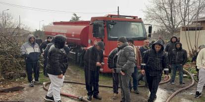 Alevler Bir Yuvayı Kül Etti: Nurgül Özdemir Evinin Yanışını Gözyaşlarıyla İzledi!