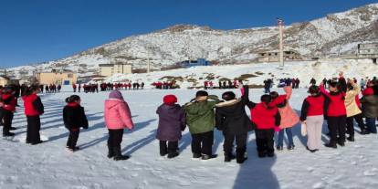Şırnak'ta Yürek Isıtan Hareket: Minik Eller Doğadaki Can Dostlarına "Sofra" Kurdu!