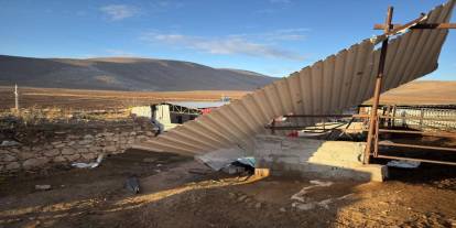 Fırtına Dehşeti: Ahırın Çatısı Uçtu, Altında Kalan Vatandaş Can Verdi!