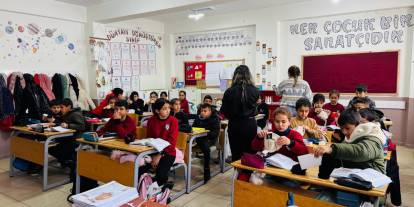 Cansuyu Beytüşşebap’ta 500 öğrenciye atkı bere eldiven hediye etti