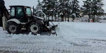 Yollar Kapandı, Her Yer Buz Kesti: Tufanbeyli’de Kar Hayatı Felç Etti