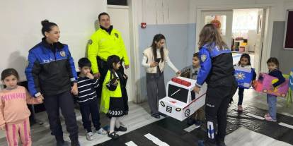 Cizre’de Minik Öğrenciler Polisi ve Polis Mesleğini tanıdı