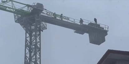 4 Aydır Maaş Alamıyoruz" Diyerek Canlarına Kastettiler! Şantiyede İsyana Dönüşen Eylem