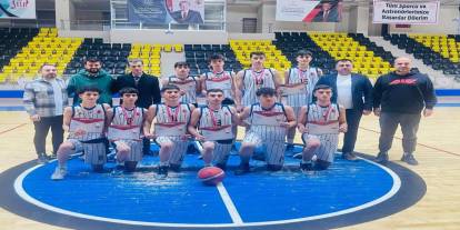 Şırnak’ın Altın Çocukları! Potada Fırtına Gibi Esip Bölge Şampiyonu Oldular