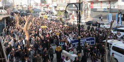 Cizre’de Rojova’ya destek Yürüyüşü