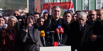 DEM Parti grup toplantısını sınırın sıfır noktasında Nusaybin'de yaptı