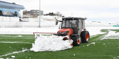 Kar Engelini Traktörle Aştılar! Ertelenen Maç İçin Nefesler Tutuldu: İşte Başlama Saati