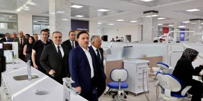 Türkiye'nin en büyük diş hastanesi ilk hastalarını aldı