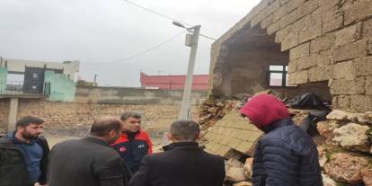 Şiddetli yağış İdil’de bir evi yıktı