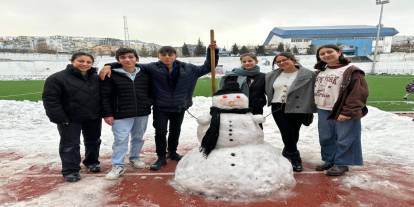 Şırnak’ta Ödüllü Kardan Adam Festivali Renkli Görüntülere Sahne Oldu