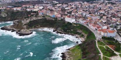 İstanbul'da fırtına Şile Sahili'ni vurdu: Dev dalgalar havadan görüntülendi