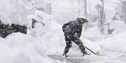 Japonya'da 27 kişi kar yağışı nedeniyle öldü