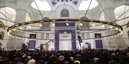 Berat Gecesi tüm yurtta dualarla idrak edildi