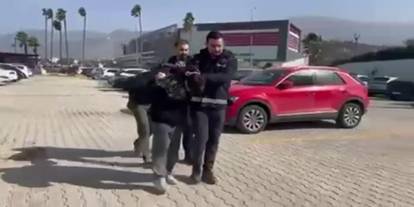 Sosyal medyadan kandırıp tecavüz ettiler, parasını ve telefonunu gasp ettiler