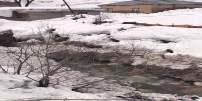 Şırnak'ta sağanak sonrası Derelerde karın oluşturduğu setler tehlike saçıyor