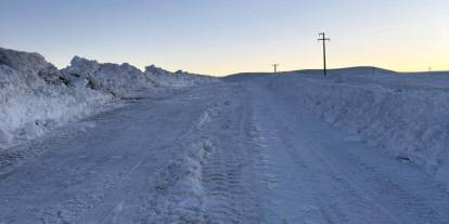 Bitlis'te kardan kapanan köy yolları yeniden açılıyor
