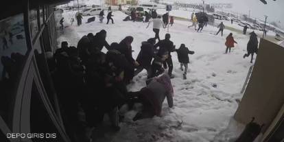 7,6'lık Depremin hastanedeki panik anları kamerada