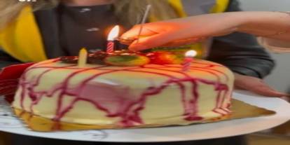 74 yaşında Kadın ilk defa doğum günü kutladı, Dünya güzelleşti