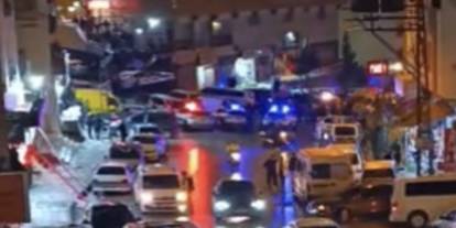 Düğün salonu önünde silahlı saldırıya uğrayan genç ağır yaralandı