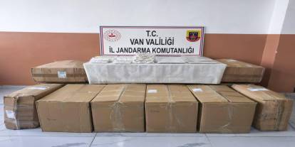Van'da 17 bin 160 adet kaçak bijuteri malzemesi ele geçirildi