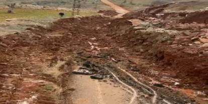 Şırnak’ta Bu Köyde Heyelan Yolu Kapattı! Ekipler Hızla Müdahale Etti