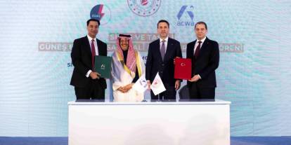 Türkiye ile Suudi Arabistan arasında 2 milyar dolarlık GES yatırımı için imzalar atıldı
