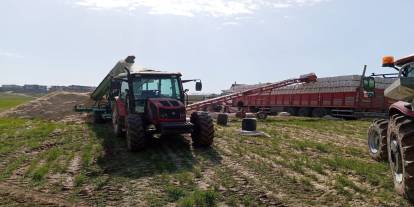 Saman Yüklerken Canından Oluyordu! İşçinin Silah Merakı Hastanede Bitti