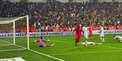Amed Spor,Van Spor maçında altın değerinde üç puan aldı, zirveden kopmadı