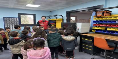 Aydın’da Bilim Ateşi! Minik Öğrenciler Tesla Bobiniyle "Kablosuz Elektriği" Keşfetti