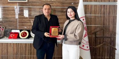 Şırnak’ın Şifa Dağıtan Ellerine Vefa! Başarılı Sağlık Personeline Anlamlı Veda