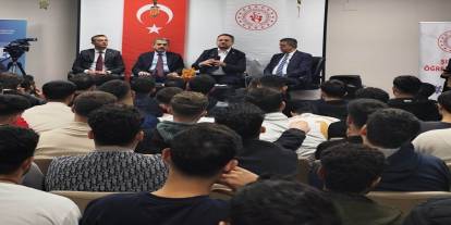 Enes Eminoğlu Şırnak’ta Öğrencilerle Söyleşide Buluştu