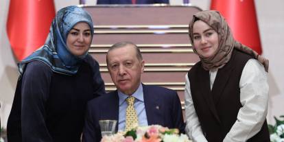 Cumhurbaşkanı Erdoğan: "Türkiye bu bölgesel türbülanstan da başarıyla çıkacaktır"