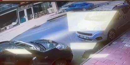 Elazığ'da Otomobil Mobilya Mağazasına Daldı: O Anlar Kamerada!