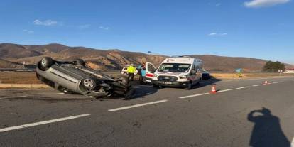 Bingöl’de otomobil takla attı: 2 yaralı