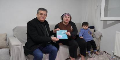 Başkan Yarka Kapı Kapı Geziyor: Sosyal Kartlar Sahiplerine Ulaşıyor