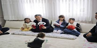 Vali Ekici’den Şehit Ailesi ve Gaziye Anlamlı Bayram Ziyareti