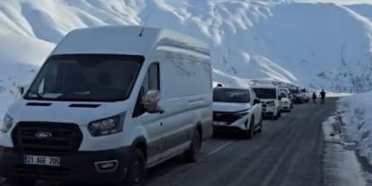 Çığ nedeni ile kapanan Şırnak-Hakkari yolu ulaşıma açıldı