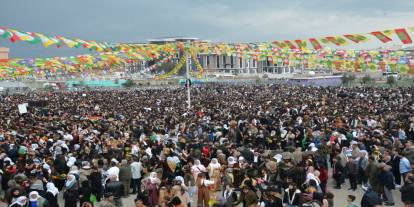 Silopi’de Nevruz Coşkusu: Yöresel Kıyafetlerle Renk Cümbüşü Yaşandı!