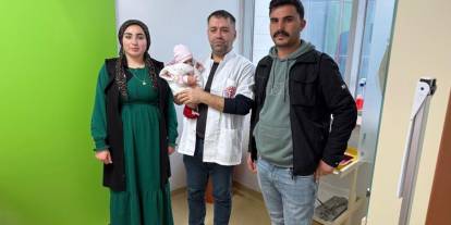 Karın Boşluğu Boş Doğdu, Diyarbakır’da Hayata Tutundu: Mucize Bebeğin Zaferi!