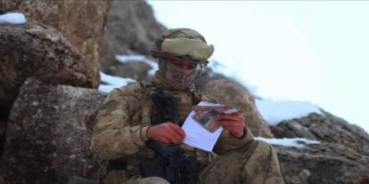 Öğrencilerin mektupları Mehmetçiğe ulaştı