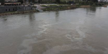 Cizre'de Dicle Nehrinden su yerine petrol aktı, ekipler seferber oldu