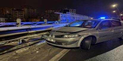 Alkollü sürücü bariyerlere girdi: 25 bin TL ceza yazıldı