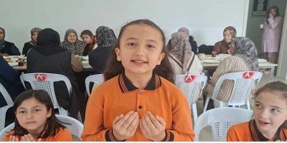 Minik Öğrenciden Duygulandıran Yemek Duası