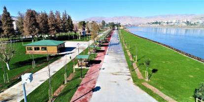 Cizre’de Parkta Uygunsuz Hareketlerde Bulunan Şahıslara Adli İşlem