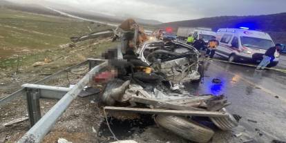 Kafa Kafaya Çarpışma Can Aldı: 3 Kişi Hayatını Kaybetti