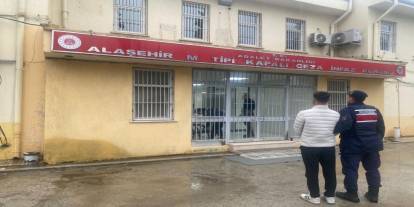 Alaşehir’de Zehir Tacirlerine Darbe: 5 Bin 96 Hap Ele Geçirildi