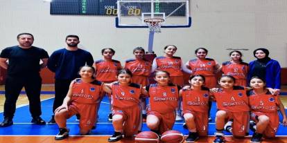 Şırnaklı Küçük Kızlar Zirvede: Türkiye Yarı Finalleri’ne Yükseldiler